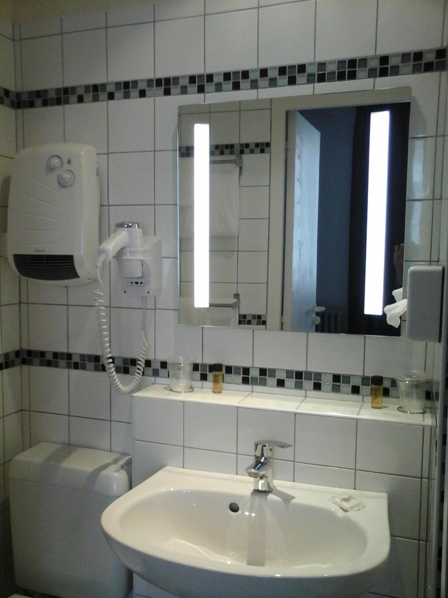 Hotel Carmin Le Havre Zimmer foto